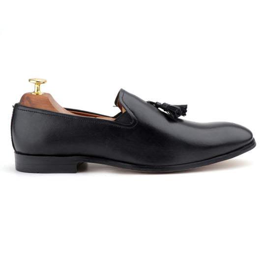 Luise The Black Leather Moccasin With Tassels